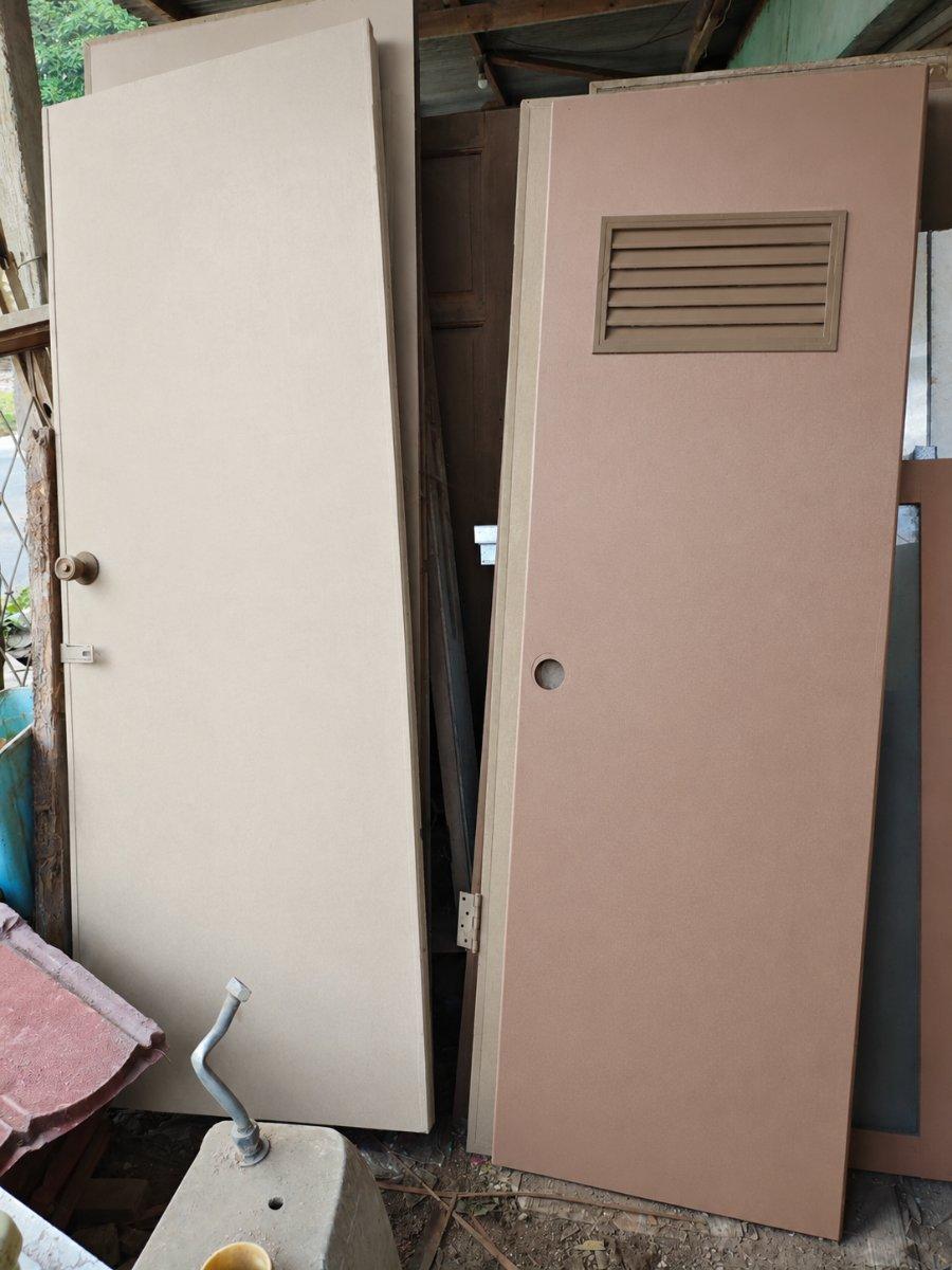 pintu kamar mandi