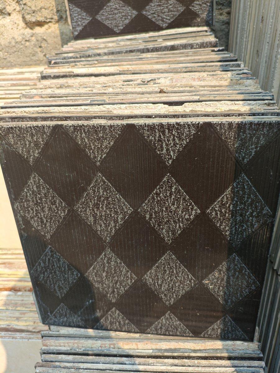 Kramik Hitam Motif Batik