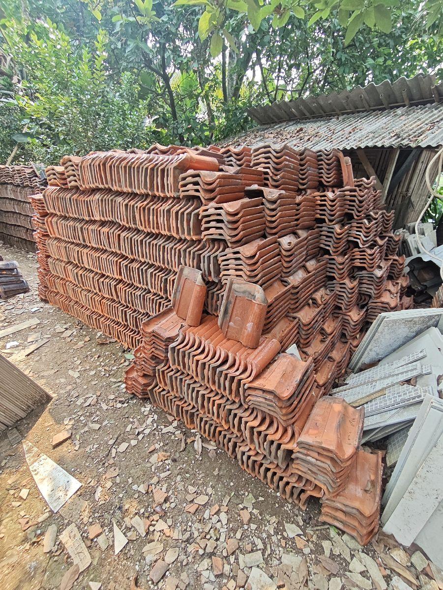 Genteng marando tanggung inul