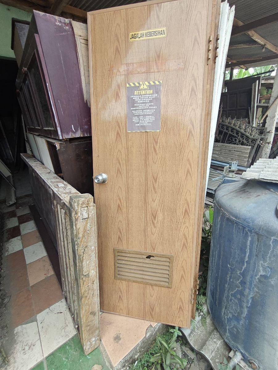 Pintu kamar mandi + kusen